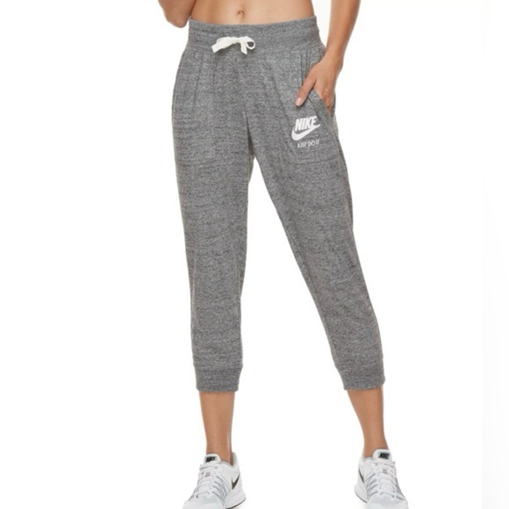 Nike 3x Gray Cropped Capri Sweatpants